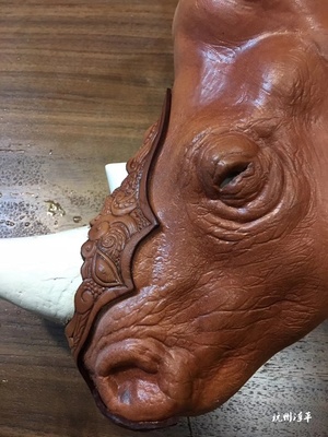 王嘉庆皮塑新作《犀牛RHINOCEROS》 材料温度与灵魂碰撞的艺术篇章